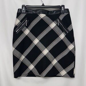 White House Black Market Plaid Pencil Skirt Size 4 Faux Leather Trim